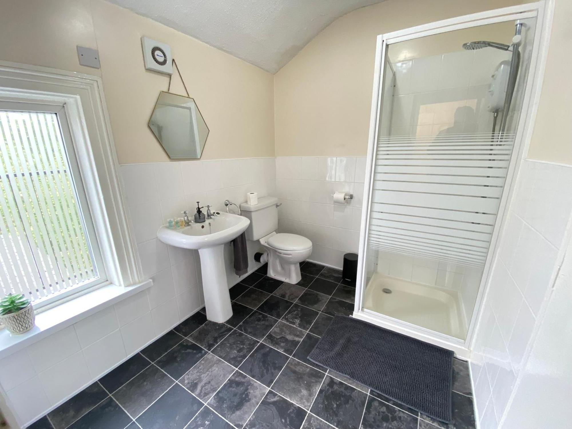 Cottage Style 2 Bedroom Apt In City, Near Utilita Arena & Free Parking Birmingham Exterior foto